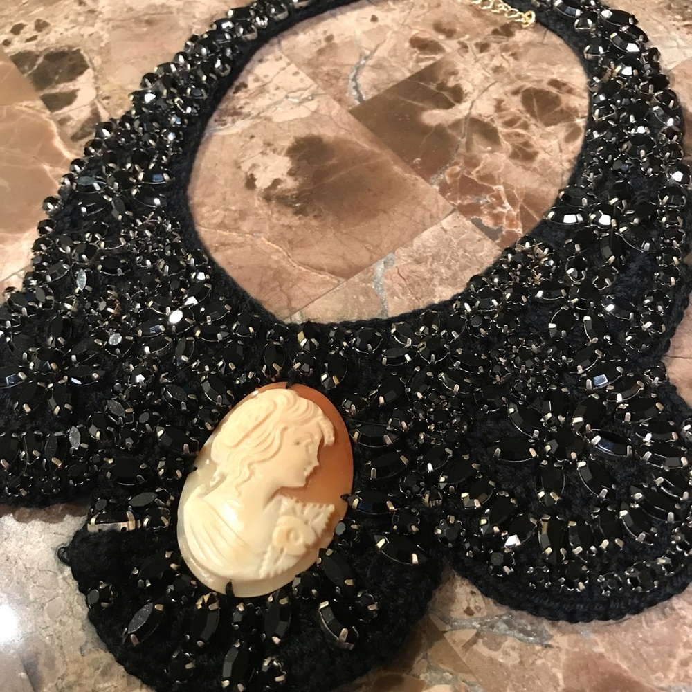 Amedeo crochet Cameo bib necklace